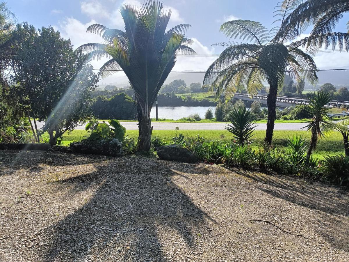 Riverstone Retreat Karamea ภายนอก รูปภาพ