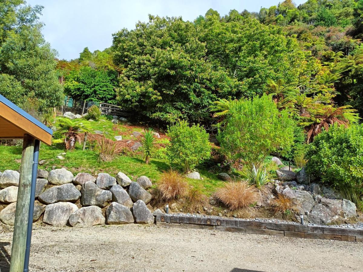 Riverstone Retreat Karamea ภายนอก รูปภาพ