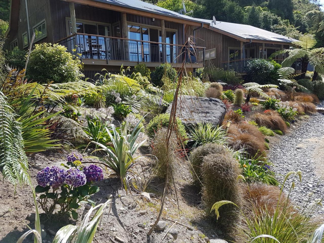 Riverstone Retreat Karamea ภายนอก รูปภาพ